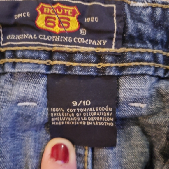 Shorts - Picture 3 of 3